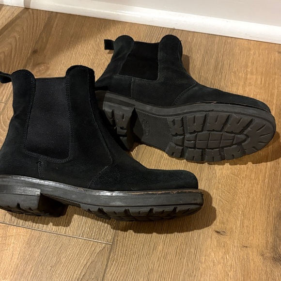 La CANADIENNE Black Suede Ankle Boots